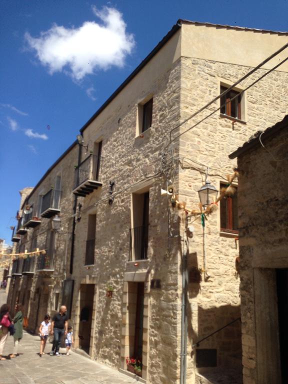 Residence Ventimiglia Gangi Buitenkant foto